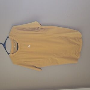 Men's Alphalete tee,size large. Mustard.